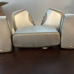 Set Of 4 Klipsch RSX-5 Speakers And 1 RCX-4 Center Speaker