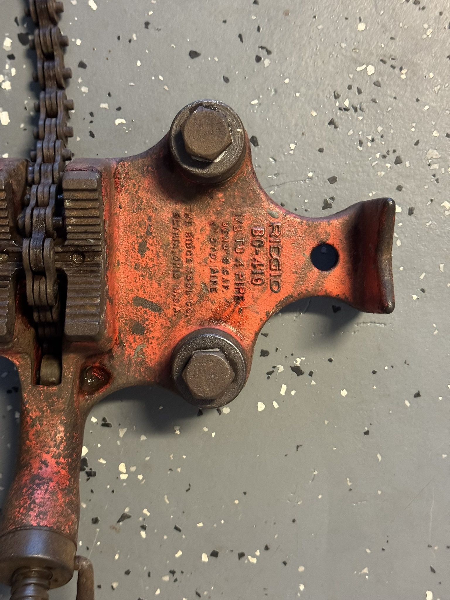 RIDGID Bench Chain Vise: 0.13 in – 4 in