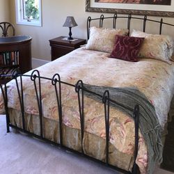 Queen Size Metal Bed Frame