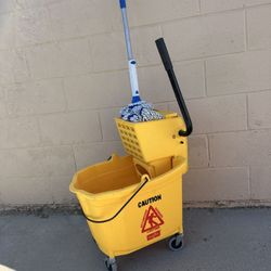 Harper mop bucket with mop