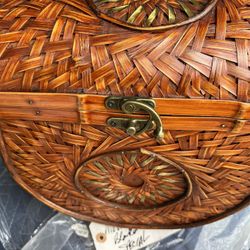 Wicker @ Brass  Basket (Display Deluxe)