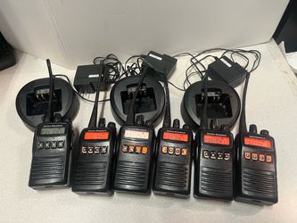 Lot Of 6 Vertex Standard VX-454-G7-5 UHF 450to512 MHz 5W Two Way Radios