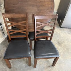 Kitchen Table And Great Shape And 4 Chairs  Or Best Offer