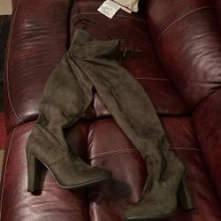Women Boots  (Olive  Green)