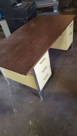 Free Desk 36" deep