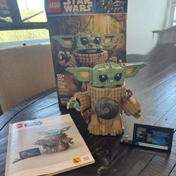 LEGO Grogu (Mandalorian Apprentice) - Fully Built