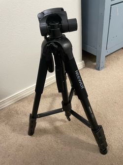 NEEWER tripod