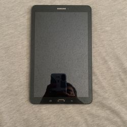 2 Samsung Galaxy Tab E 9.6 Inch. 16G