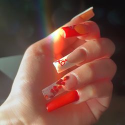 Nails 