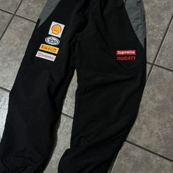 Supreme Sweats 