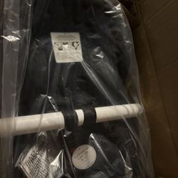 NEW! Uppababy V2 Infant Car Seat 
