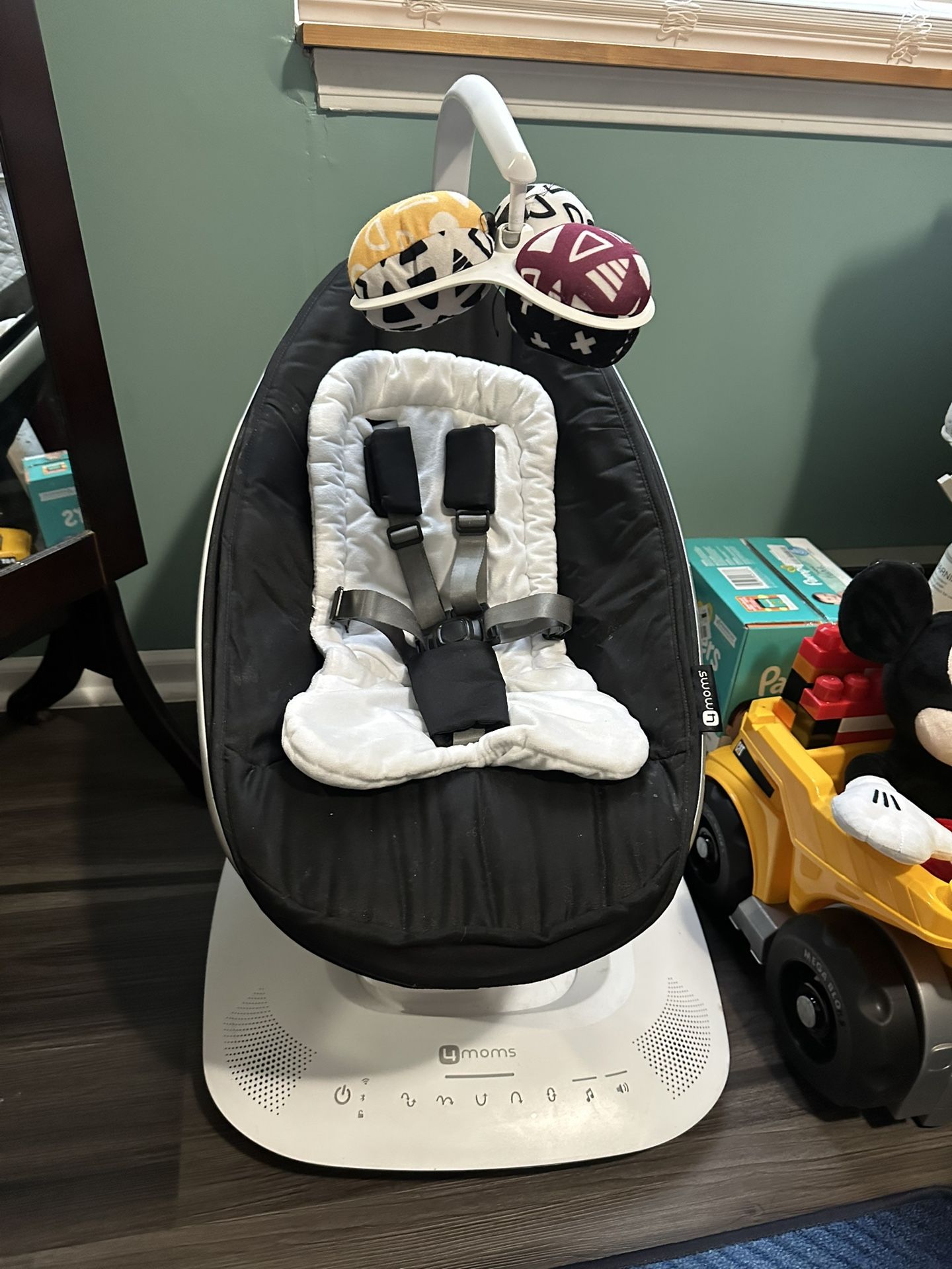 MamaRoo Baby Swing