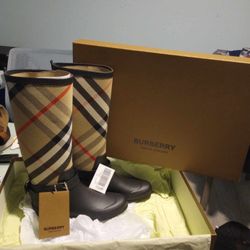 NWT Burberry Boots