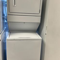 Whirlpool 27” Gas Stackable Washer/Dryer 