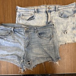 Size 12 Old Navy Denim Shorts.