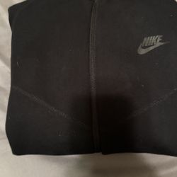 Nike Tech