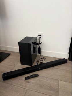 Samsung HW-M430 Soundbar and Subwoofer
