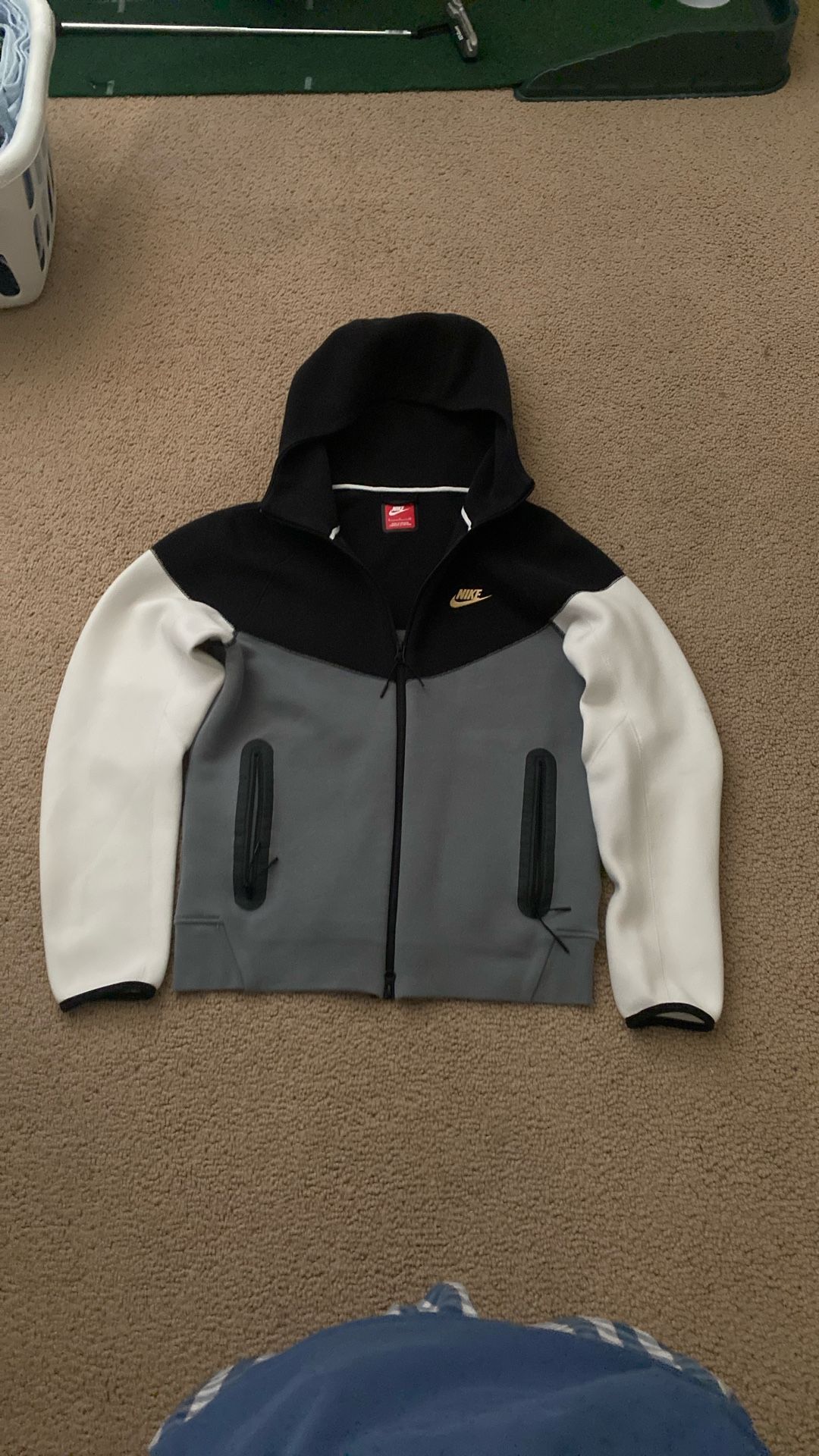 Nike Tech Fleece Size Small