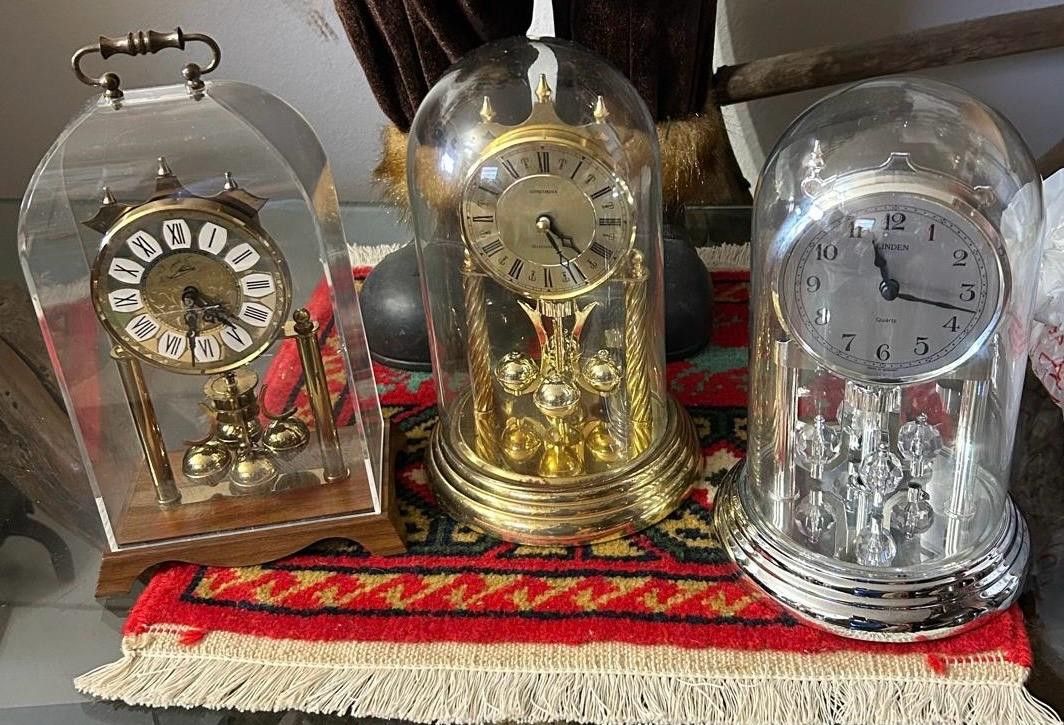 RELOJES ANTIGUOS DE PENDULO Y CUPULA DE CRISTAL DIFERENTES MODELO C/USTA