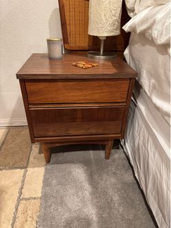 Vintage Mid Century Modern Walnut Nightstand / Bedside Table c.1960s