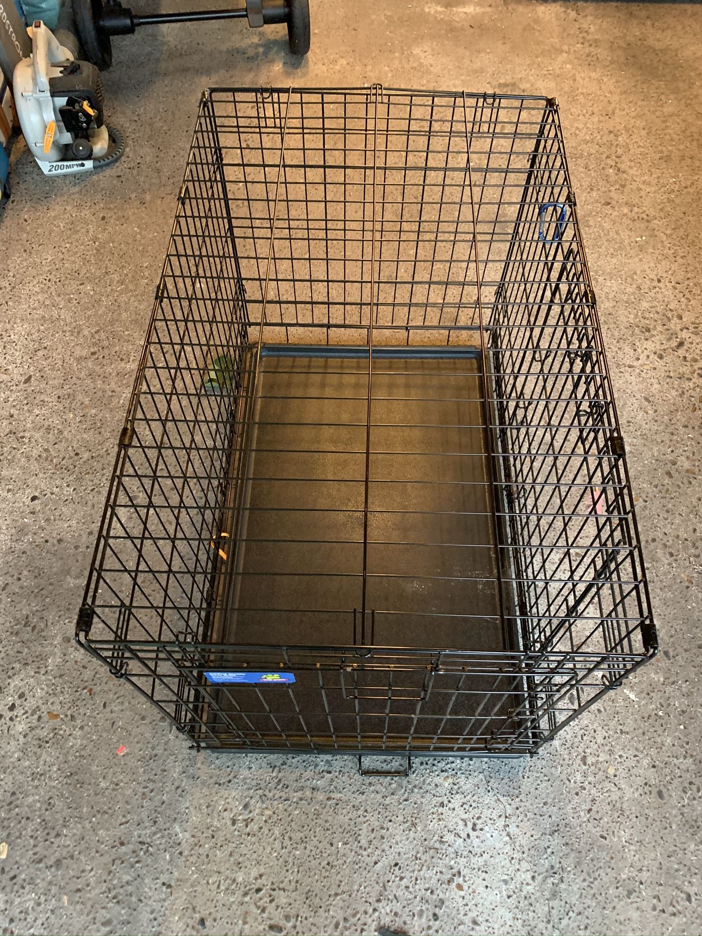Folding dog crate- Medium