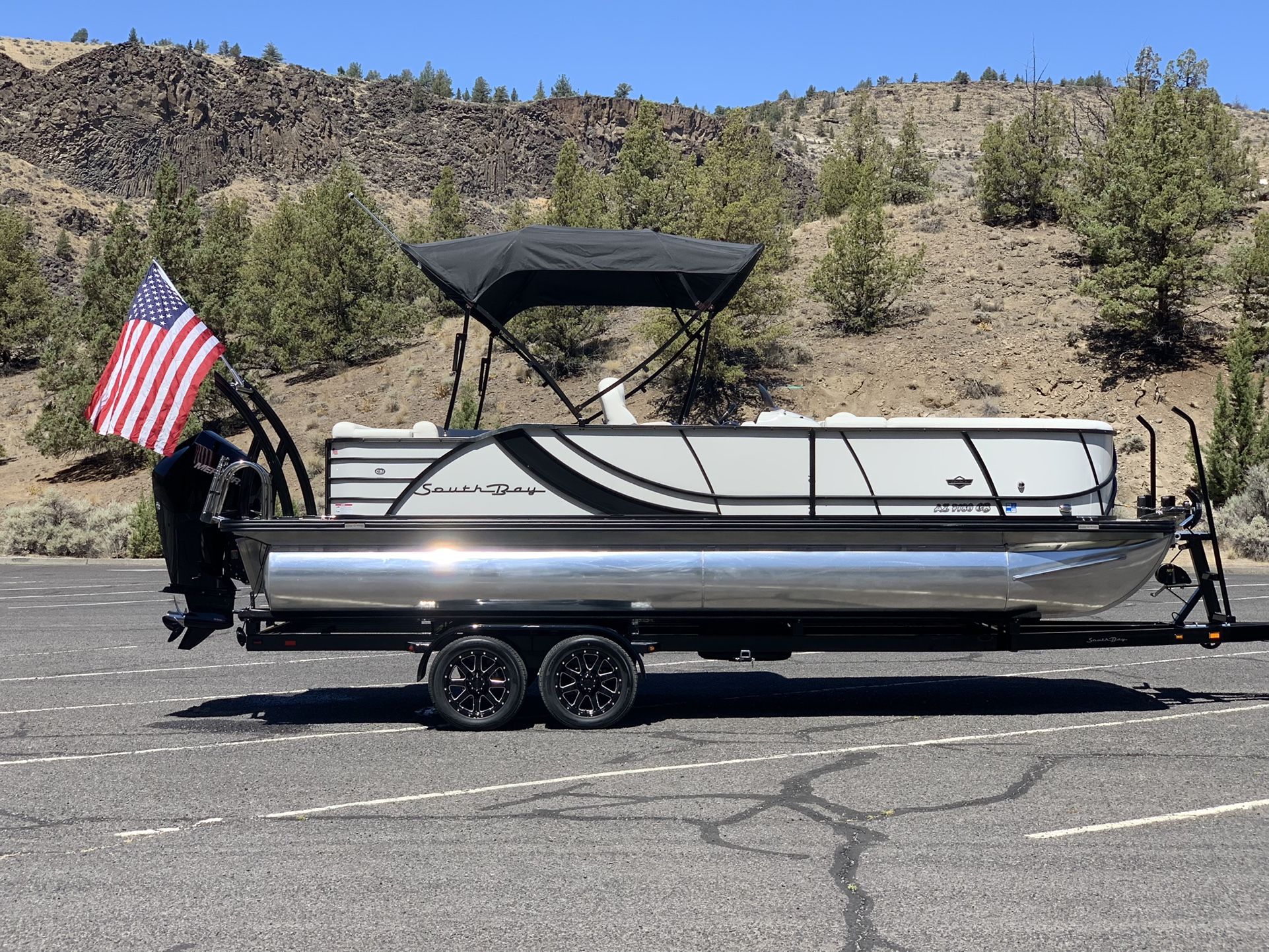 2019 South Bay 523CR