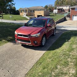 Mitsubishi outlender 2011