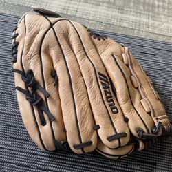 Right Hand Leather Mizuno Baseball Glove 
