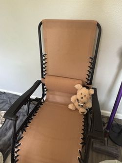 Caravan canopy zero gravity chair