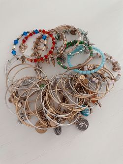 Authentic Alex And Ani Bracelets, Lot Of Mixed Bracelets