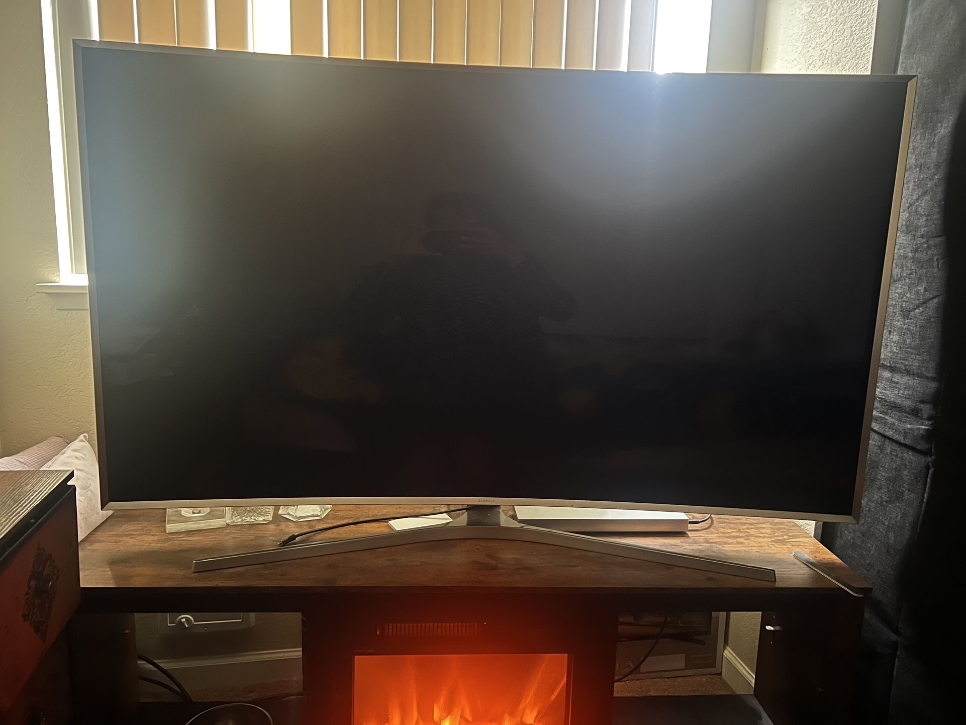 65’ Samsung Curve Tv /W Camera