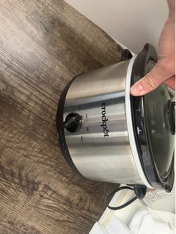 Slow cooker