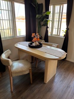 Modern adjustable dining table & seats