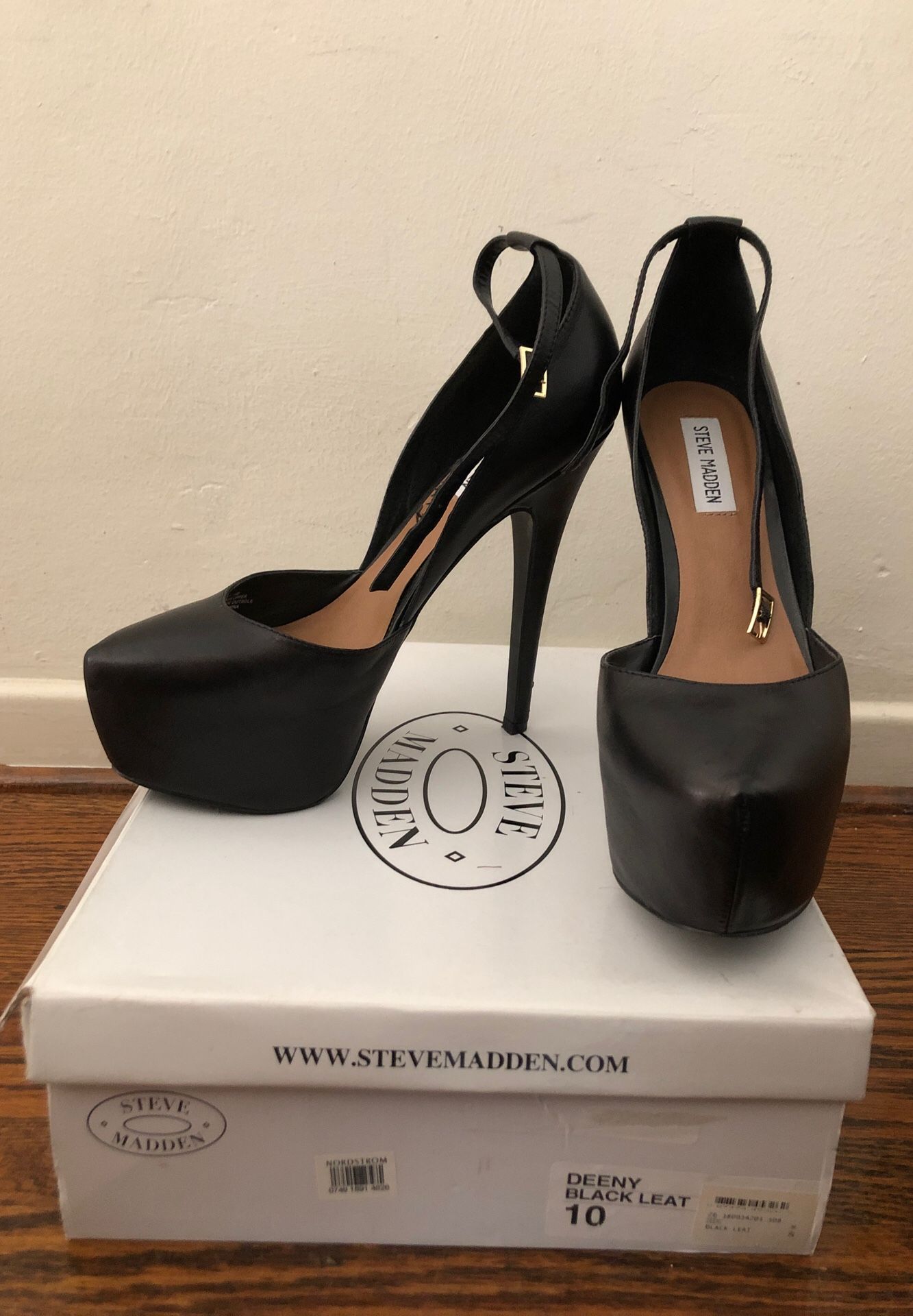 Steve Madden “Deeny” black leather platform pumps, Size 10