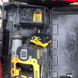 hamer drill en buenas condiciones 