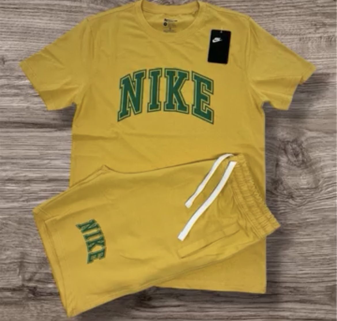 Nike Short & Tee Set