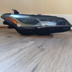 Toyota Avalon Headlight