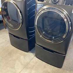 Washer/Dryer GE with Pedestals