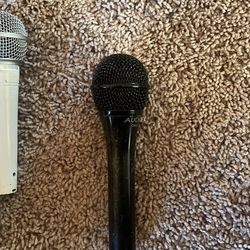 2 Microphones 