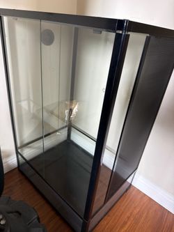 Tall reptile tank
