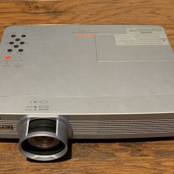Projector EIKI LC-WB100 