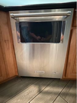 KitchenAid Stainless Steel Dishwasher – Excellent Condition