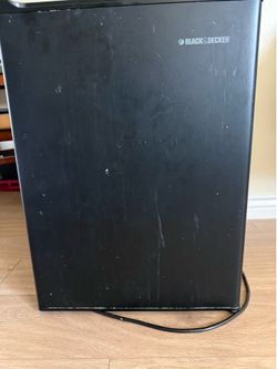 Black & Decker mini fridge