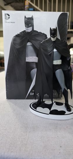 DC Direct Dave Mazzucchelli Batman Black & White Statue
