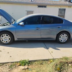 2011 Nissan Altima 2.5/2003 Honda Shadow 600cc