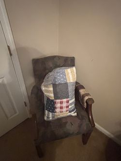 Traditional Upholstered Accent Chair with Wood Arms