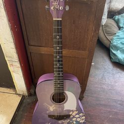 Disney Hannah Montana Acoustic Guitar with nice case by Washburn