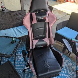 Free Chair