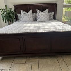 Heavy Duty King Bed Frame With Mattress, Boxspring And Underneath Storage 