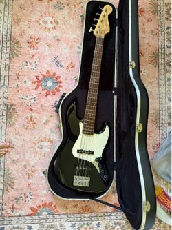 Squire jazz bass guitar five string